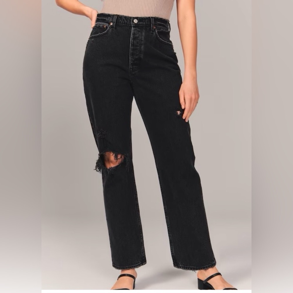 Abercrombie & Fitch The Dad distressed jeans